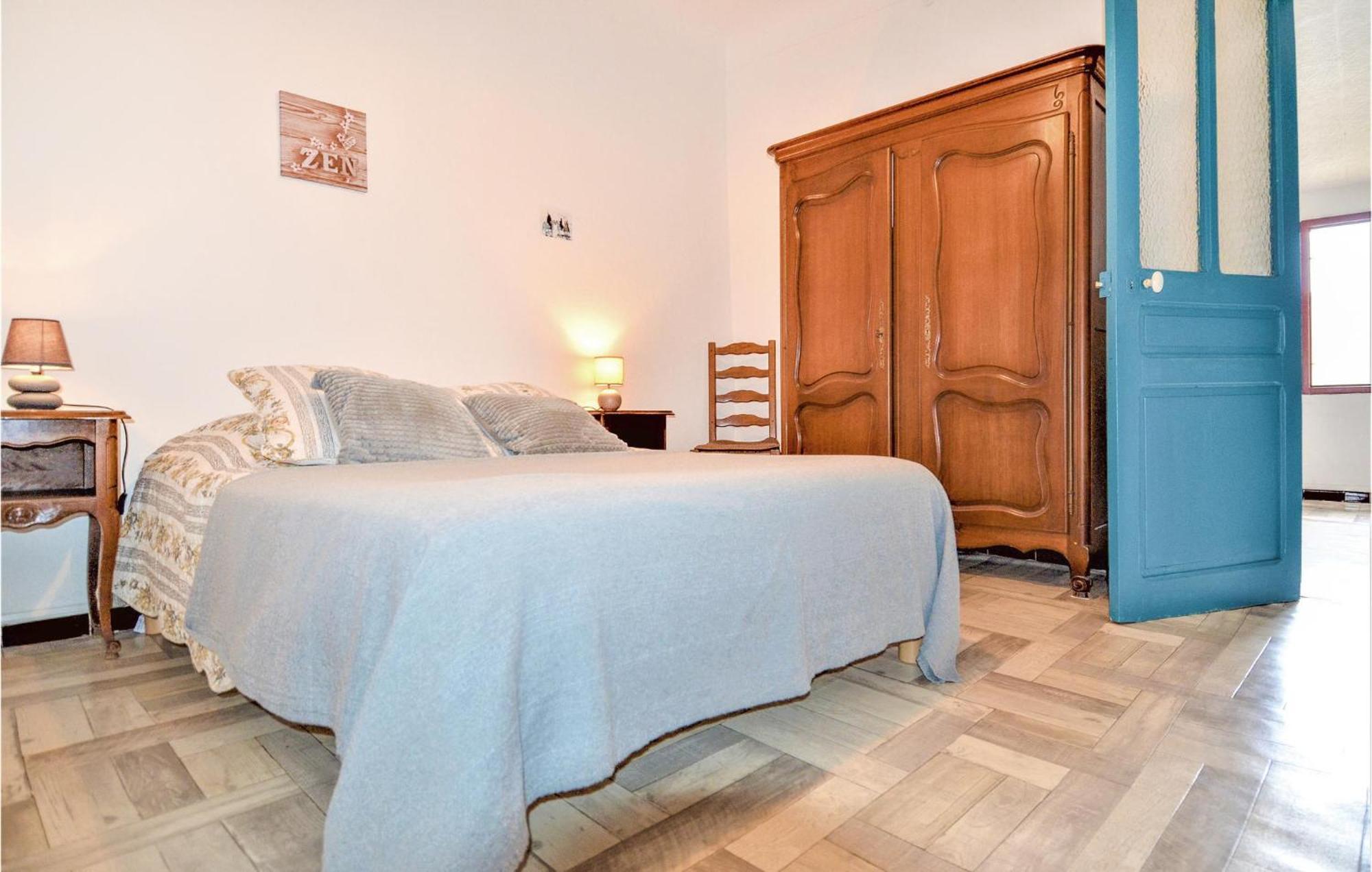 Lovely Home In Arles With Kitchen Exterior photo